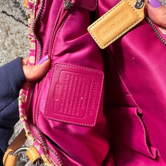 Coach - Picture 4 of 9